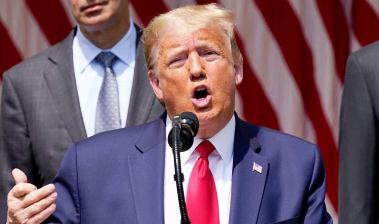 Trump Predicts US Economy to Recover by 2021 — Fed Chair, Economists Disagree