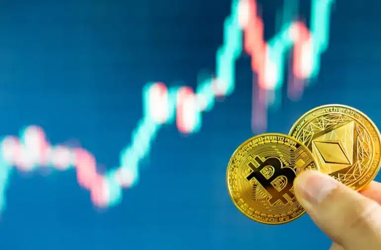 BTC Tumbles 1.5% Today, ETH Losses 1.6% As Crypto Prices Fall