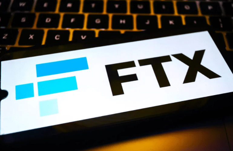 FTX transferred over $10 million worth of SOL tokens, sparking concerns. Solana's mixed indicators suggest caution is warranted amid potential market volatility.