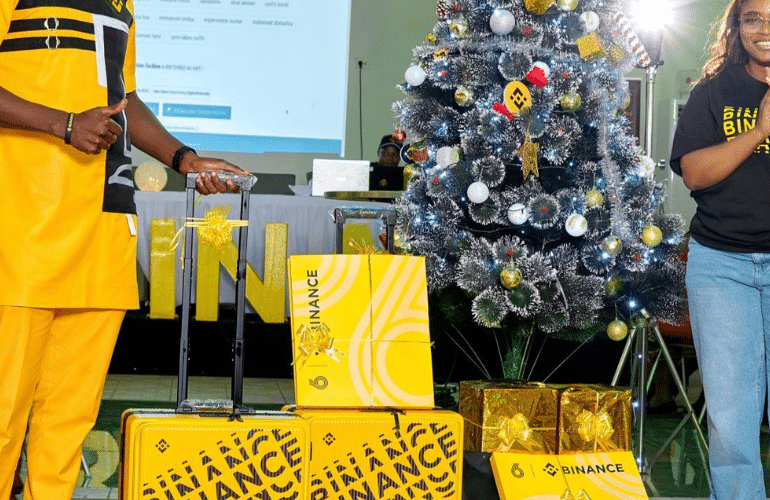 Binance Spreads Holiday Cheer 2023, Gifts for the Community!