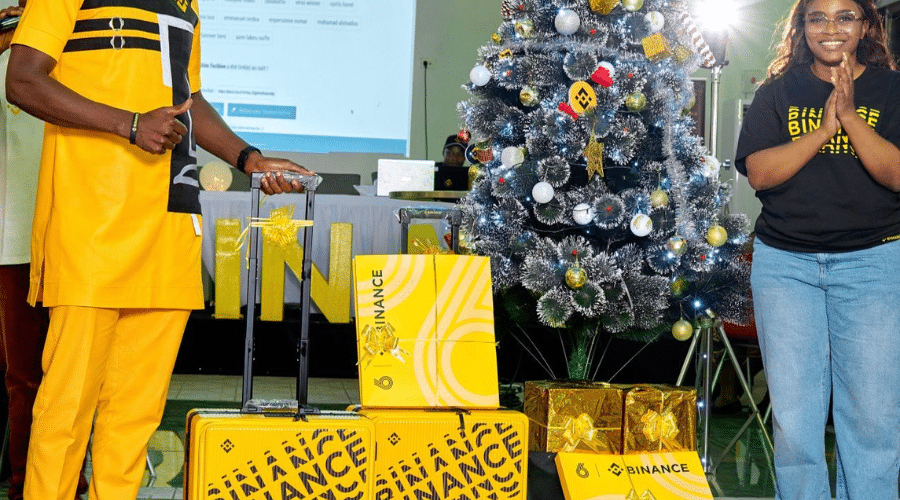 Binance Spreads Holiday Cheer 2023, Gifts for the Community!
