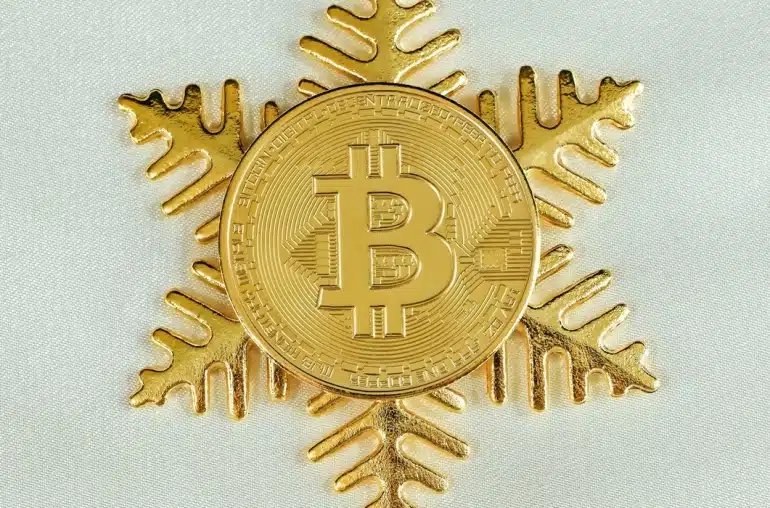 Bitcoin faces pressure from recession fears and global tensions. A possible Fed rate cut in September might push Bitcoin to seek support at $50,000.